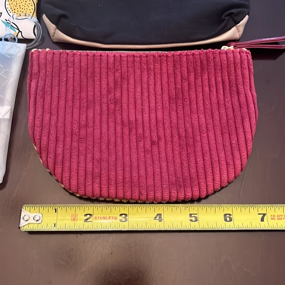 Set of 4 Ipsy Makeup Bags - Picture 3 of 8